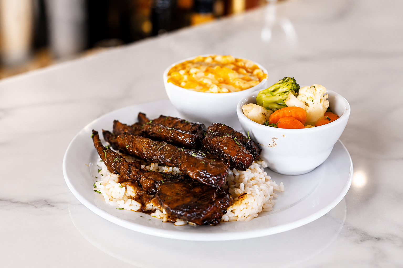 Guest favorite lamb chops with rice and vegetables